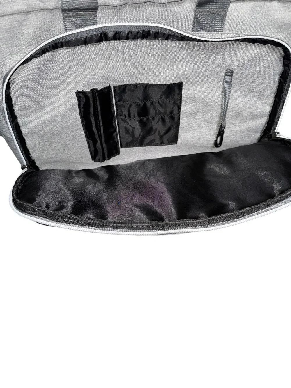 Solo New York Messenger Shoulder Bag / Briefcase Gray Laptop Travel Work Bag EUC